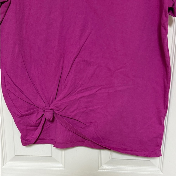 GAP Women's Short Sleeve V-Neck Top - Magenta - Picture 4 of 8